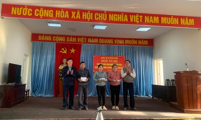 BQLC&CVĐTNĐ: THAM GIA THỰC HIỆN CHƯƠNG TRÌNH “MẸ ĐỠ ĐẦU” TẠI XÃ BÌNH CHÂU – HUYỆN BÌNH SƠN.