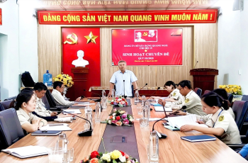 Chi bộ 15 (Ban Quản lý cảng tỉnh Quảng Ngãi) Tổ chức sinh hoạt chuyên đề Quý III/2025